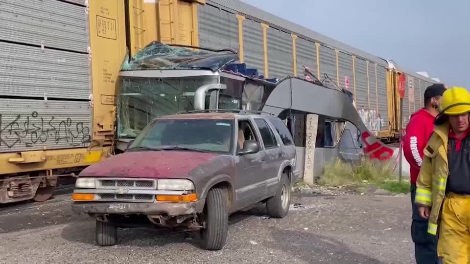 Multiple dead after train collides with bus in Mexico | Reuters