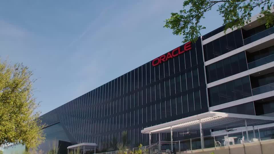 Oracle shares skyrocket on AI cloud growth | Reuters