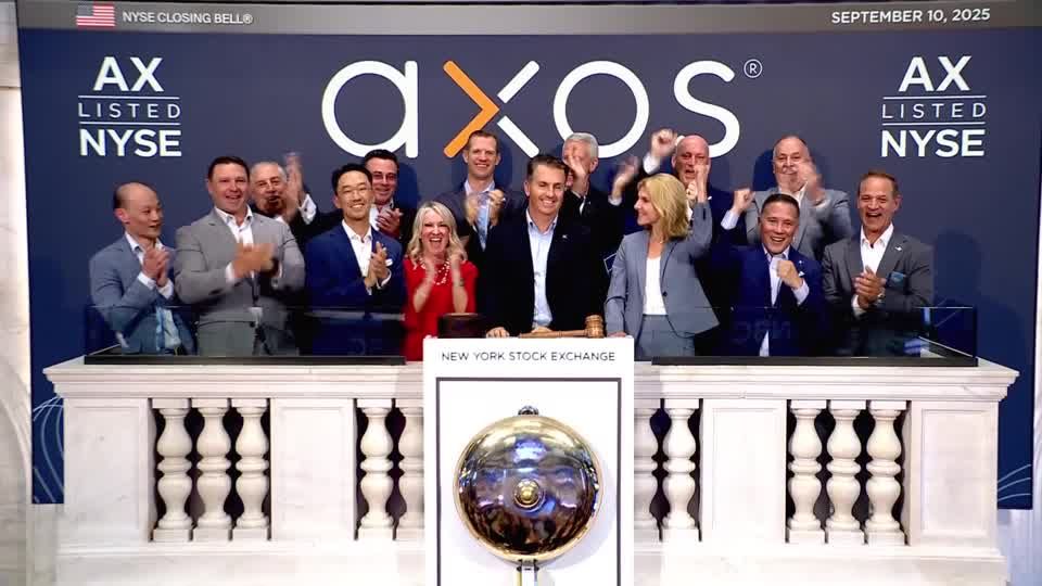 S&P, Nasdaq notch record-high closes as Oracle soars on AI optimism ...