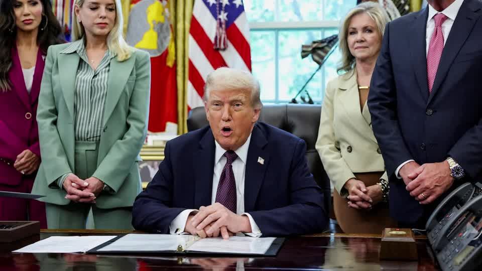 Trump to file $15 bln defamation suit against New York Times | Reuters