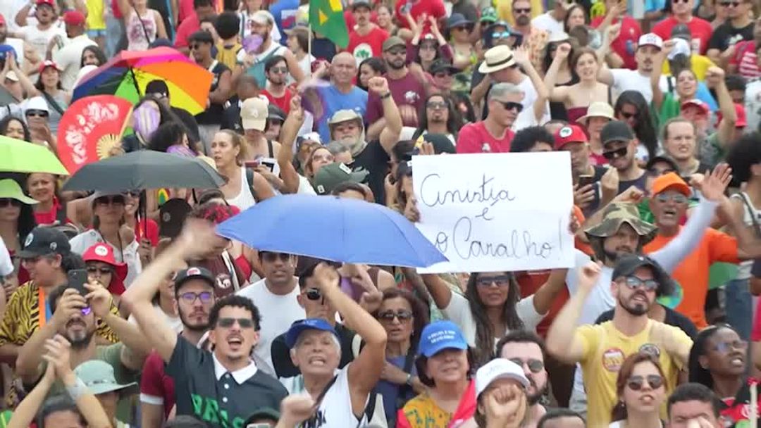 Brazilians protest efforts to shield Bolsonaro and lawmakers from ...