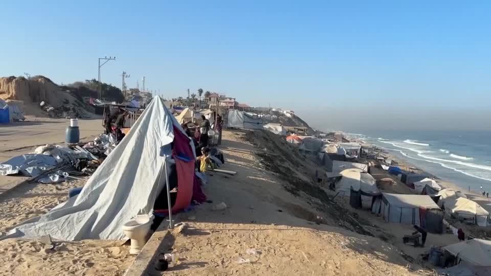 Morning in Central Gaza, where displaced Palestinians shelter in tents ...