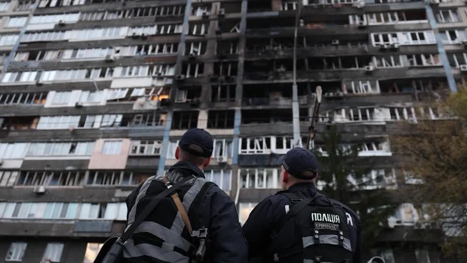 Russian pummeling cuts power to Kyiv and nine Ukrainian regions | Reuters