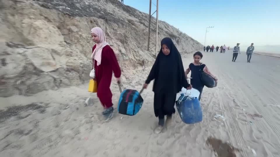 Gazans continue to return to their shattered homes after ceasefire ...