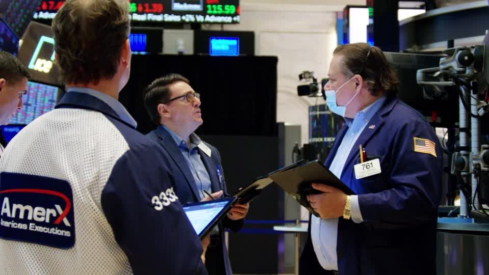 Wall St ends higher amid mixed earnings, Trump-Xi meeting confirmed ...