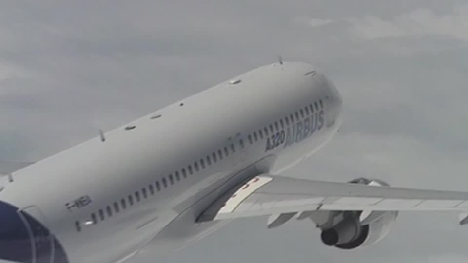 Airbus issues major A320 recall, threatening holiday travel | Reuters