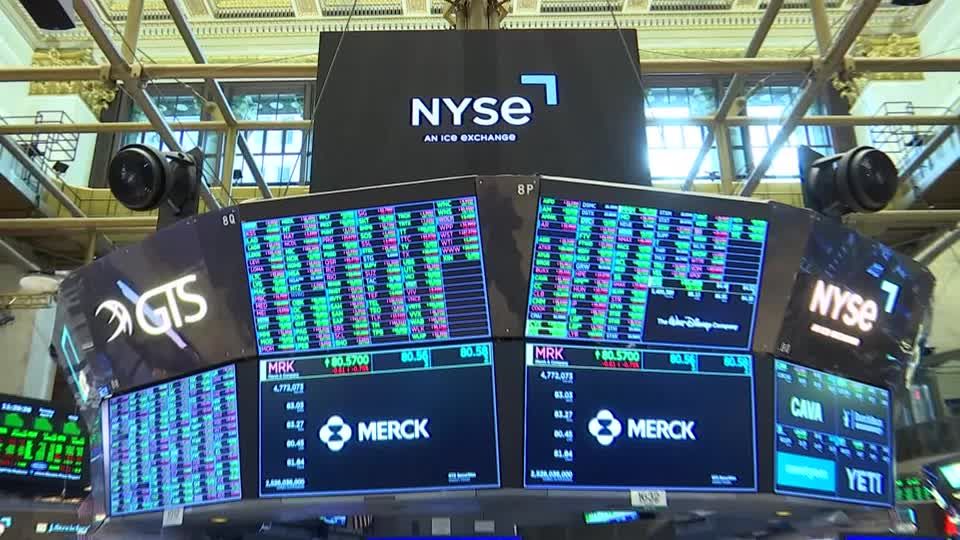 Wall Street slides on fears of AI bubble, inflation | Reuters