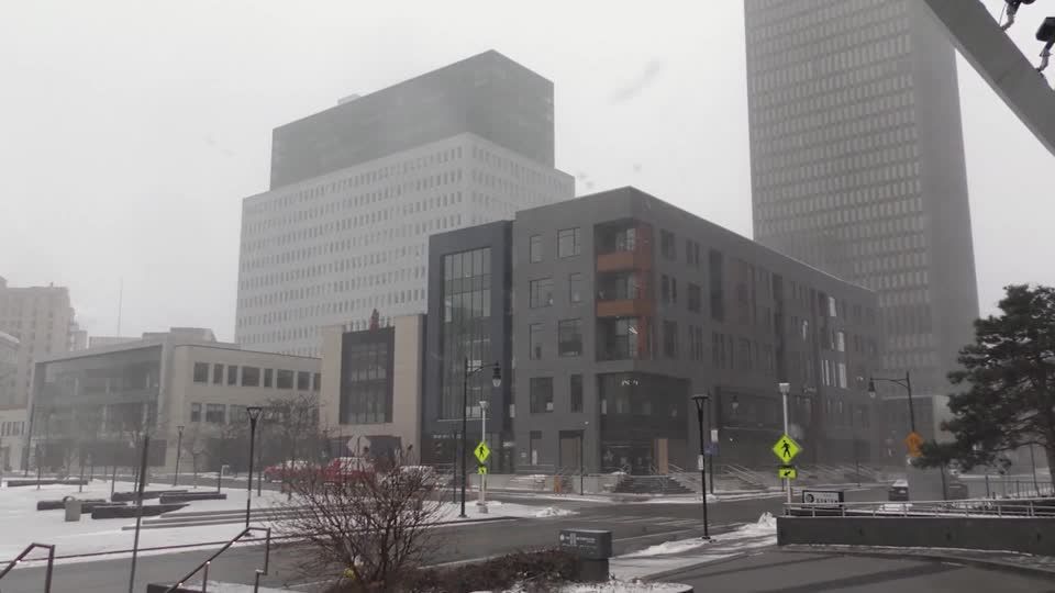 Heavy snow hits Rochester as New York declares state of emergency | Reuters