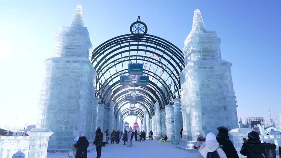 Ice castles, giant sculptures shown at Harbin Ice Festival | Reuters, image size:1200x1200