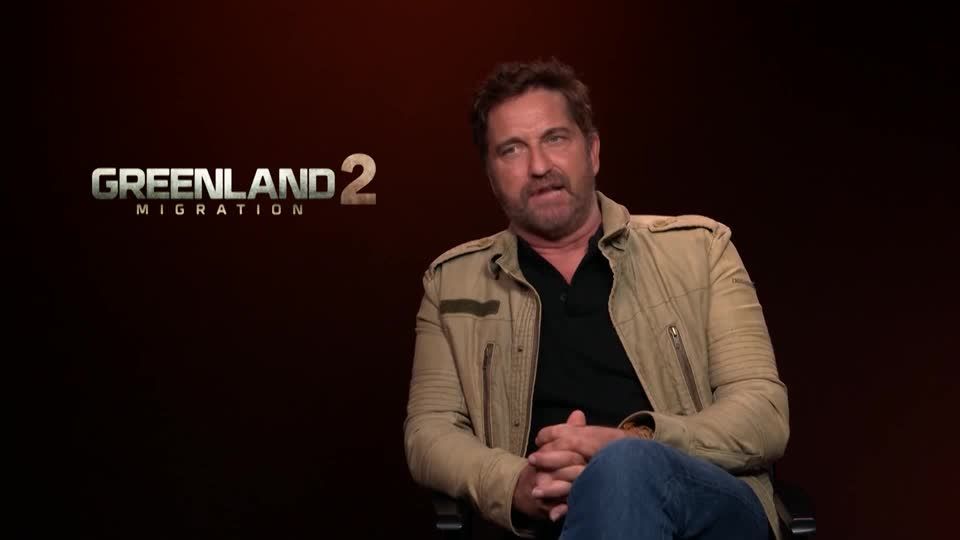 Andrea Pirlo of AC Milan celebrates after scoring Milan's goal during...  News Photo - Getty Images, image size:1080x1080