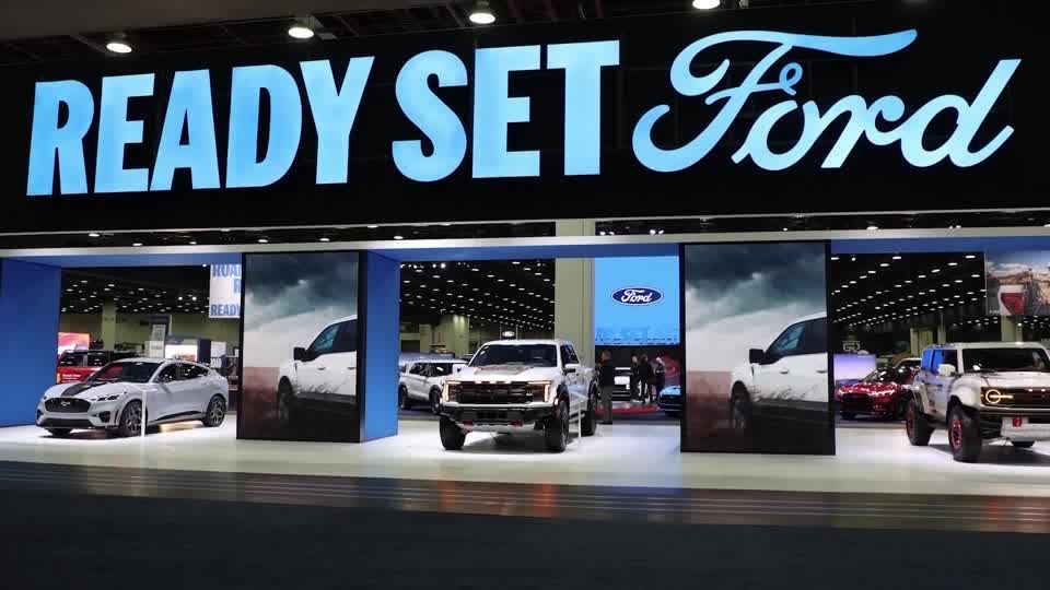 Detroit Auto Show looks to shift gears as industry evolves | Reuters