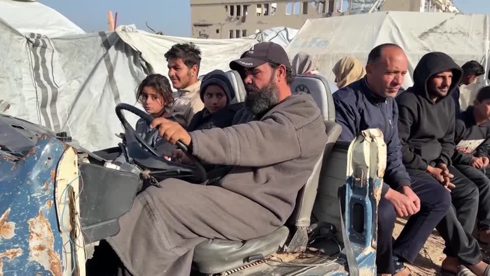 中東のテロリスト Gaza driver restores war-damaged vehicle to transport Palestinians