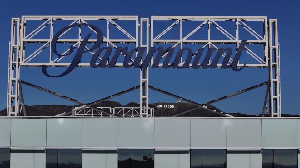 Paramount sweetens bid for Warner Bros Discovery | Reuters