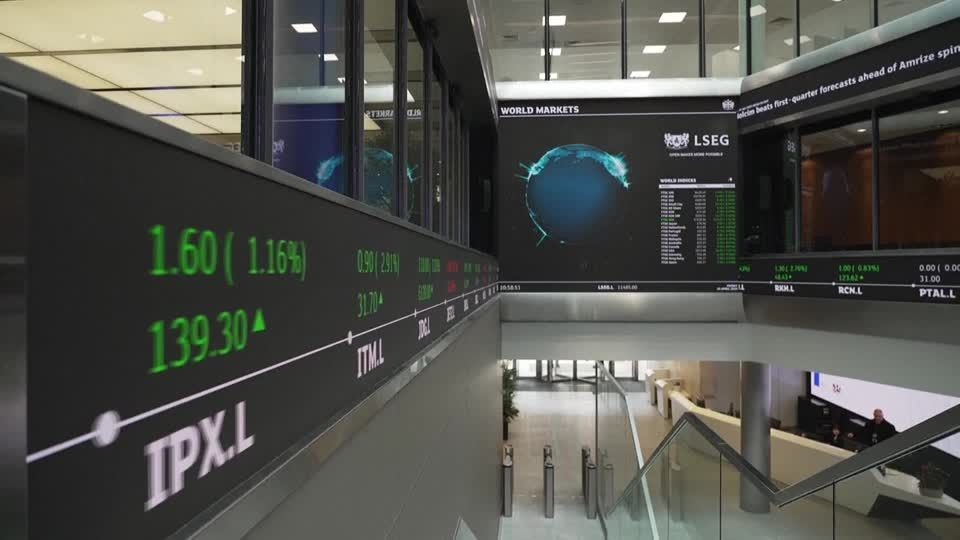Activist investor Elliott builds stake in LSEG, source says | Reuters