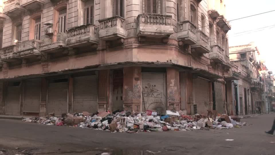 Garbage piles up in Cuba as fuel crisis hits garbage trucks | Reuters