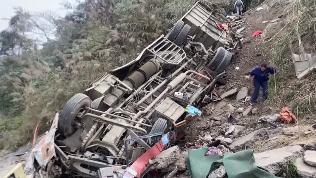 Three foreigners among 19 killed in Nepal bus crash | Reuters