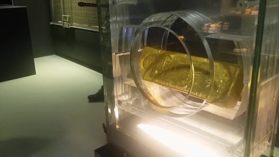 Gold hits three-week high as US tariff ruling incites safe-haven buying ...