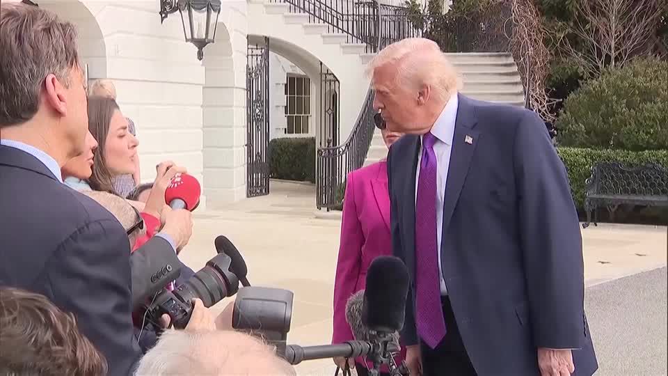 Trump escalates attacks on news media over Iran war coverage | ロイター