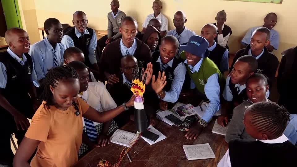 Robotic arms bring sign language to Kenya's STEM classrooms | Reuters