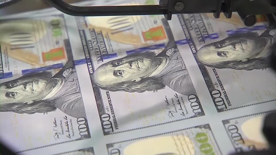 Trump to sign US banknotes, in first for sitting president | Reuters