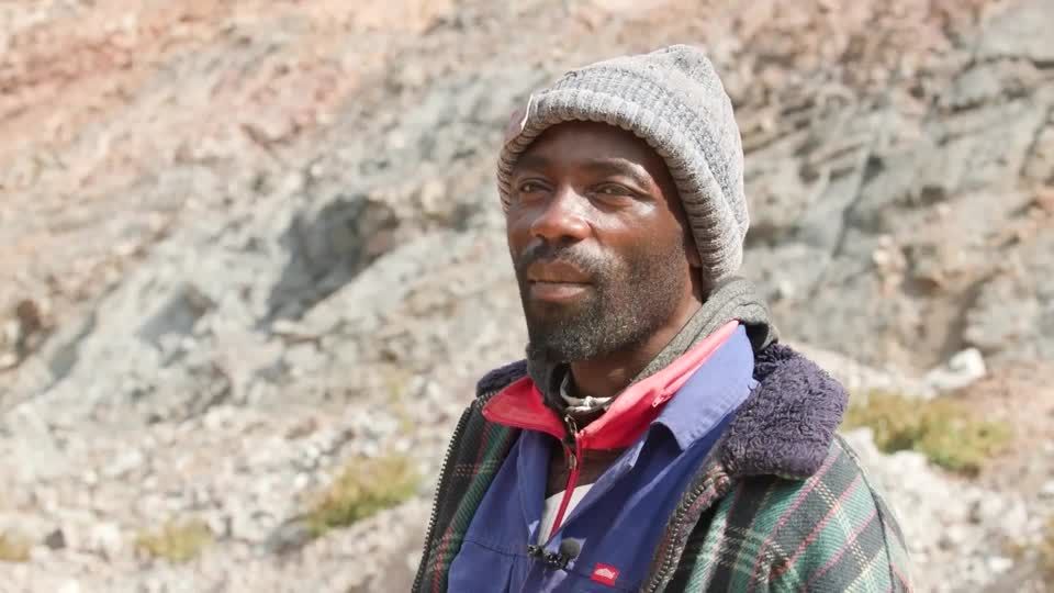 South Africa mine owner strikes deal with illegal miners | Reuters