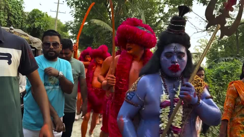 Colorful Lal Kach festival offers hope ahead of Bengali new year | Reuters