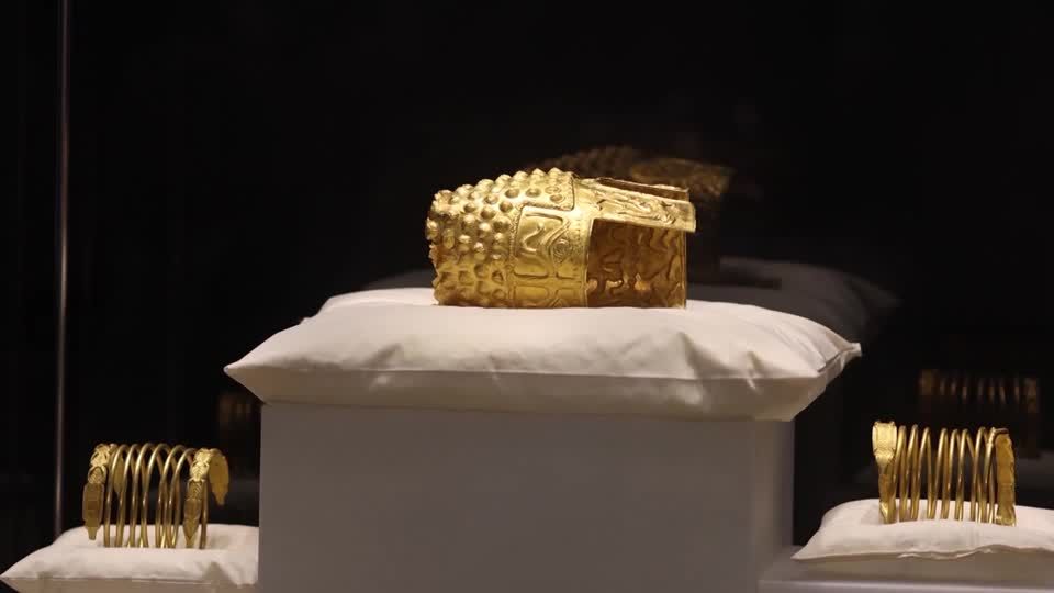 Romania recovers ancient treasures stolen from museum | ロイター