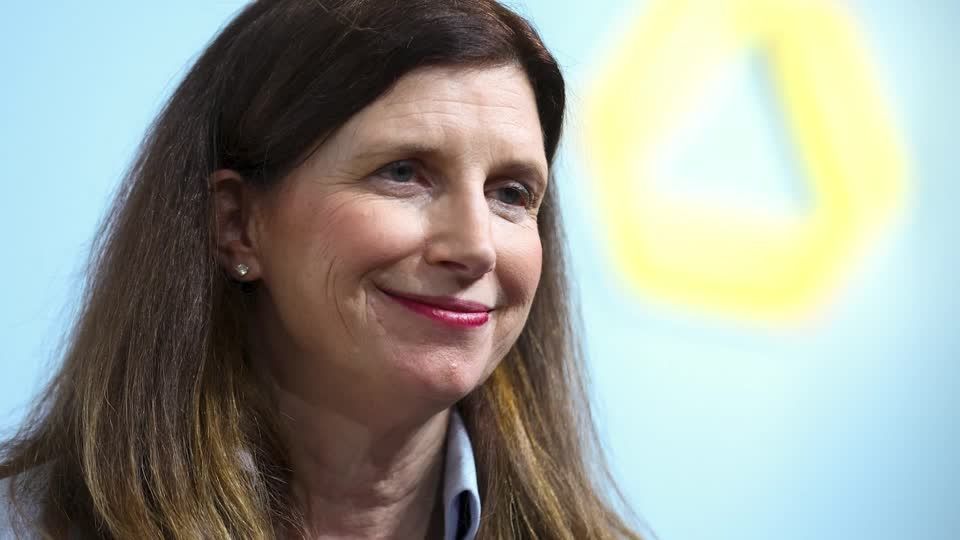 Commerzbank CEO tells employees no convincing plan for UniCredit tie-up ...
