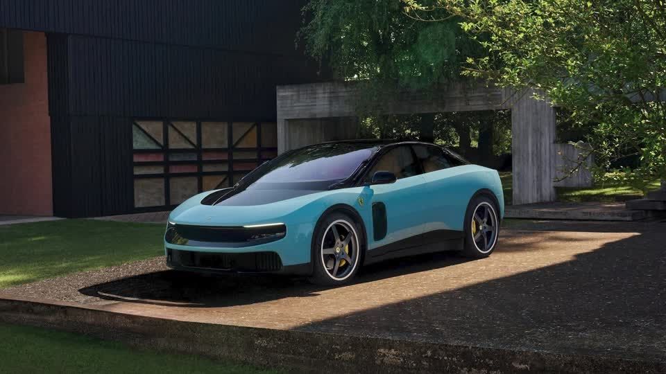 伊フェラーリ、初の高級EV「ルーチェ」披露 富裕層ターゲットに