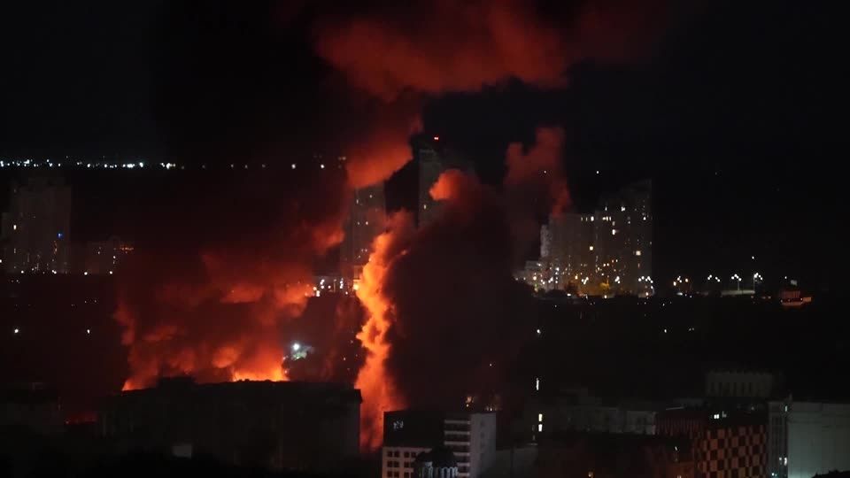 ウクライナ各地にロシアが大規模攻撃、22人死亡 ドローン656機と