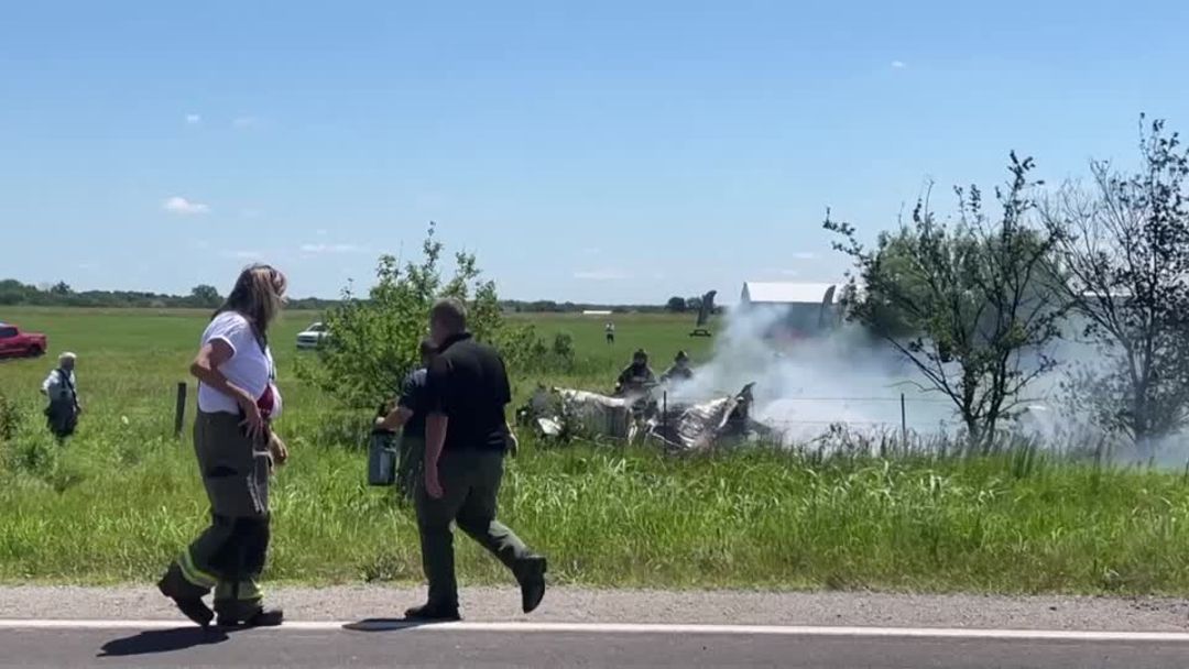 Twelve people killed in Missouri plane crash, skydiving company says ...