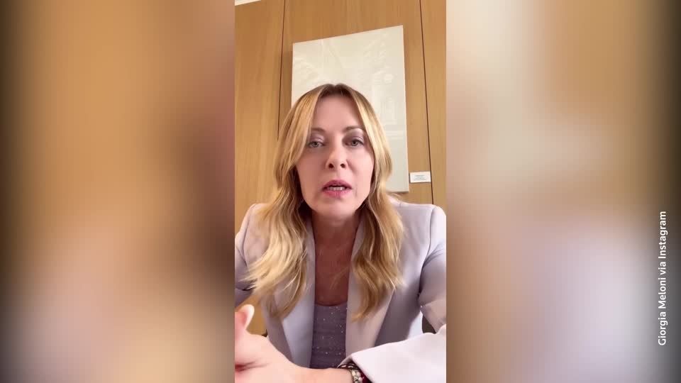 トランプ氏の「写真懇願された」発言にイタリア首相が猛反論、外相は