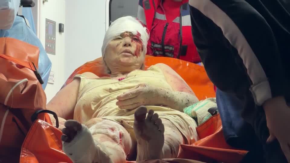 リーダーなき国は亡ぶ Deadly Russian strikes hit Ukraine's Zaporizhzhia with drones