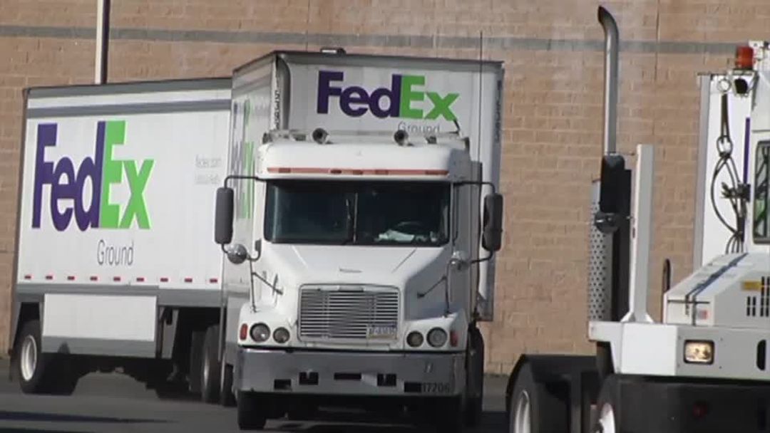FedEx falls on lower margins, concerns over Freight spinoff | Reuters
