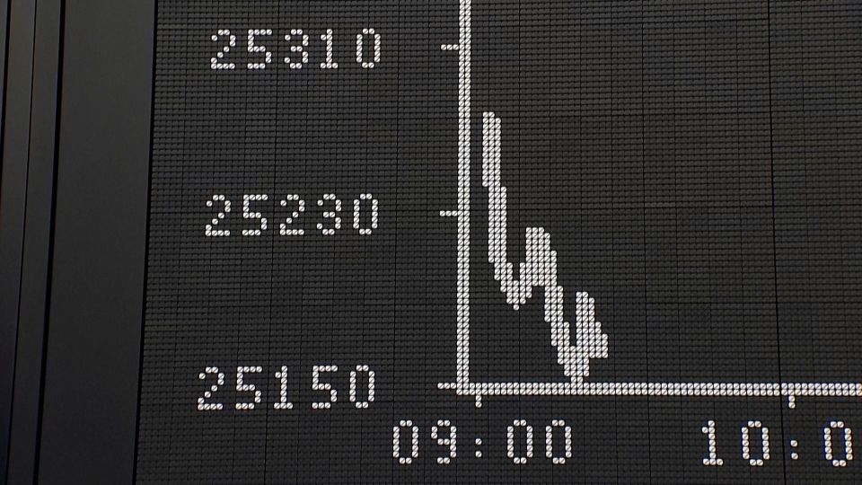 原油価格上昇、インフレ懸念再燃 投資家にリスクオフ広がる トランプ氏