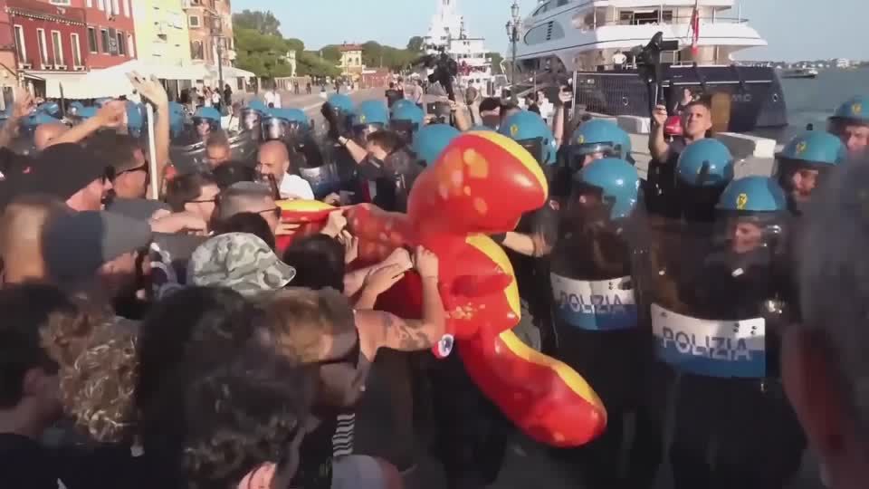 Venice protests greet US Ambassador Fertitta's arrival on superyacht