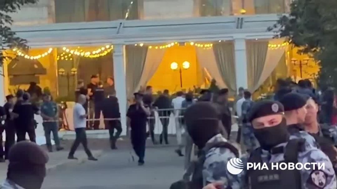 Female bomber kills at least three, injures 21 near Moscow restaurant ...