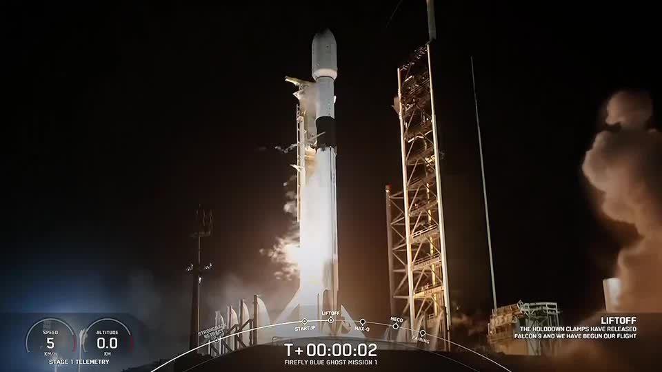 Piece of SpaceX rocket will crash into the moon Wednesday | ロイター