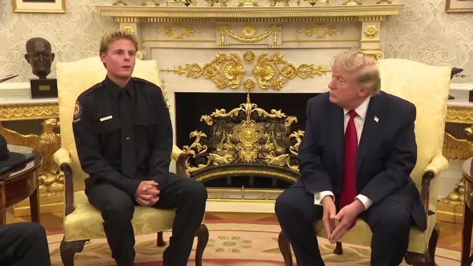 Trump meets teen lifeguard and rescued child from California