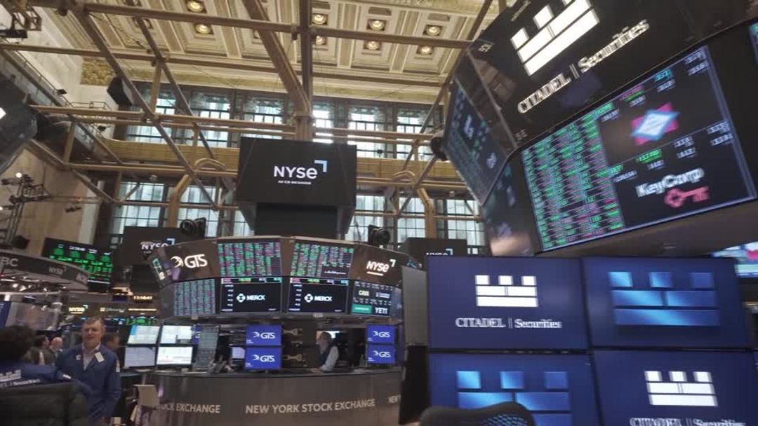 Wall Street indexes slip as oil prices rise, retail results awaited ...