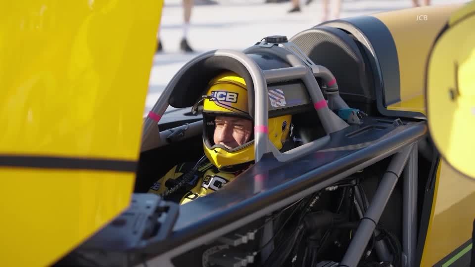 UK firm sets new world land-speed record with hydrogen-powered car