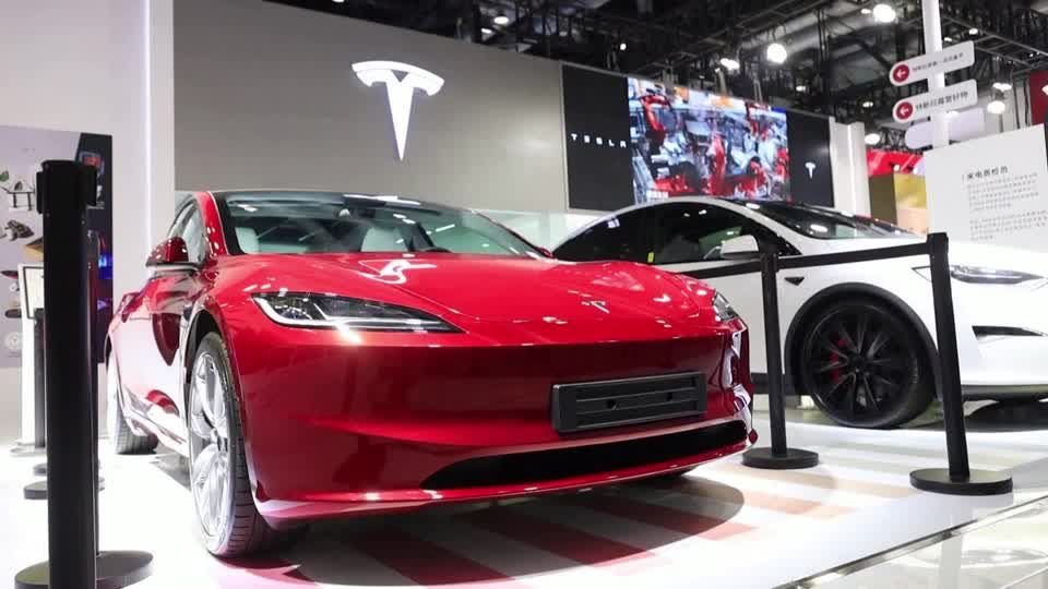 Tesla has a surprise for investors: a big cut in investment | Reuters
